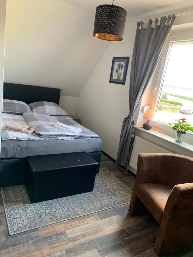 Privates Ferienzimmer An Der Nordsee Husum  Extérieur photo