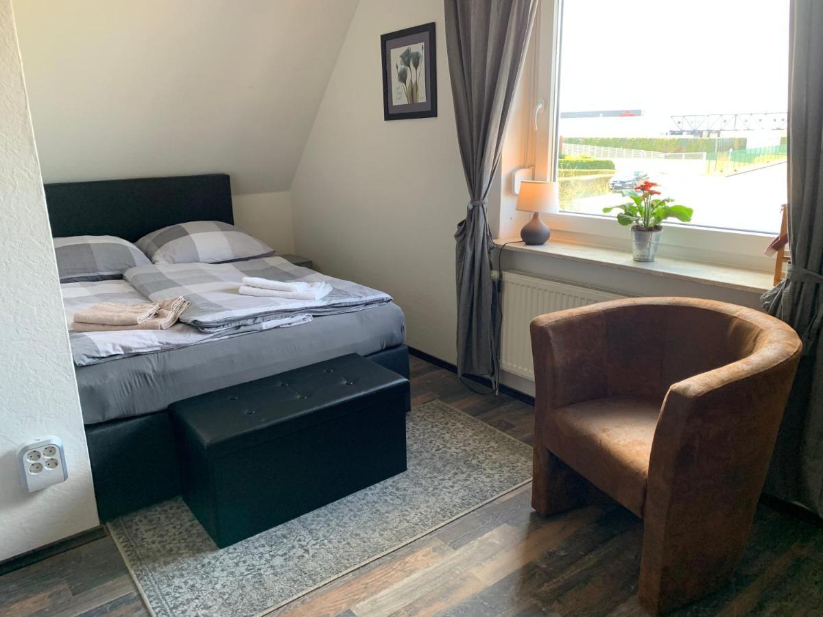 Privates Ferienzimmer An Der Nordsee Husum  Extérieur photo